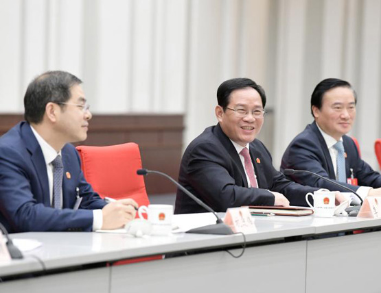 李强参加浦东代表团审议要求把做强做优功能作为主攻方向