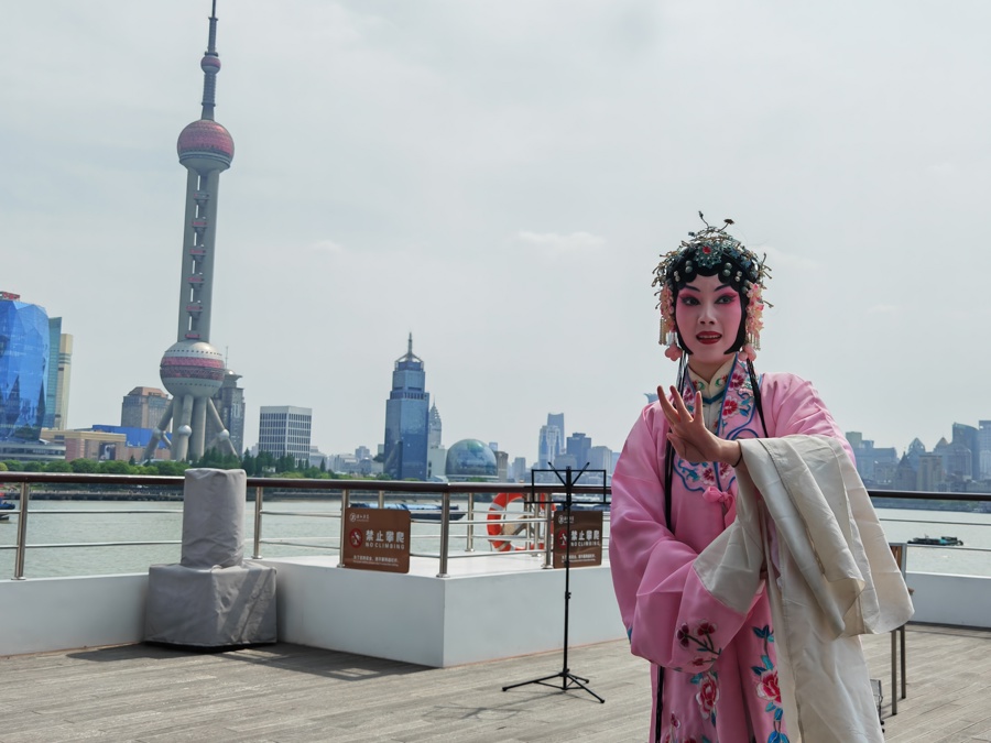 “一江一河”吸引海内外游客领略上海魅力活力 游船音乐会带来中外文化交融体验