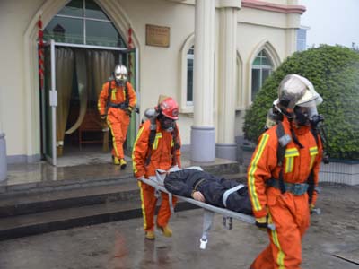 上海嘉定开展基督教堂逃生演练提升平安夜防