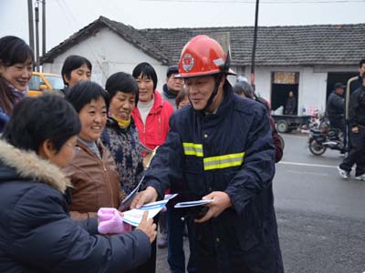 上海嘉定开展基督教堂逃生演练提升平安夜防