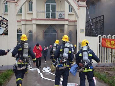 上海嘉定开展基督教堂逃生演练提升平安夜防