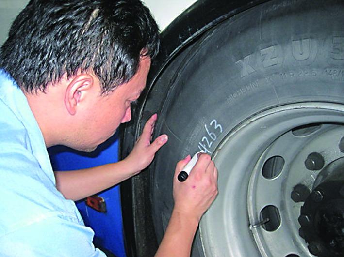 每条轮胎都有自己的身份证 金高公交将车辆轮