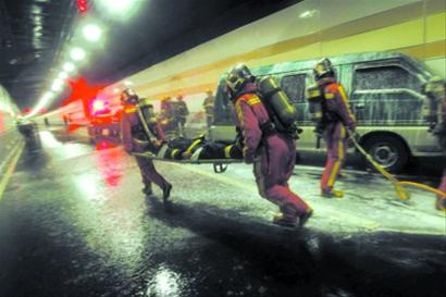 军工路隧道举行消防演练 15分钟成功脱险