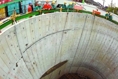 国内超深细顶管沉井封底 白龙港南线输送干管