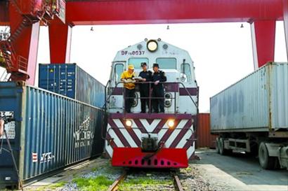 海陆空邮口岸格局进一步完善 上海车站海关成