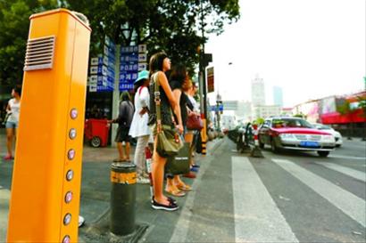 交通安全语音提示桩亮相申城