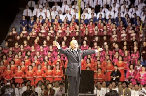 首届上海市民文化节合唱大赛展演13000人同场