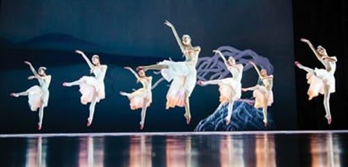 以舞蹈之美呼唤永久的珍惜 上海歌舞团《朱鹮