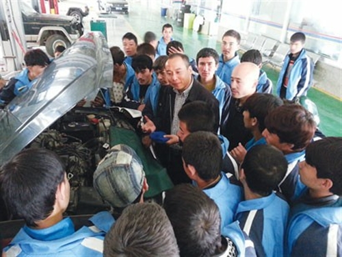 援疆教师成了上海阿爸--记上海市交通学校工