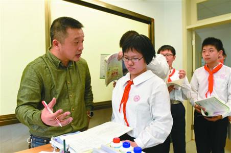 办好家门口的好学校 民办新华初中托管公办华