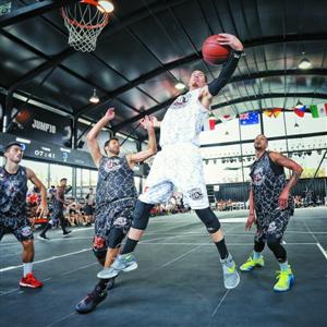 在上海洛克公园上演经典 中国首个世界街球大