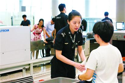 全国劳模、虹桥机场安检员吴娜当选上海最年轻的十九大代表