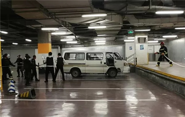 环球金融中心举行突发事件处置演练