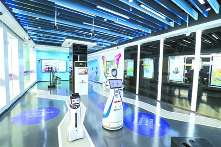 首家无人银行网点亮相九江路