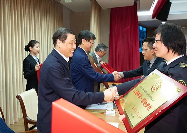 应勇: 必须不断提升食品安全治理体系和治理能