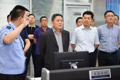 龚道安副市长以普通市人大代表身份赴嘉定区调