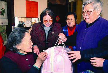 党员就在我们身边--上海社区党建掠影