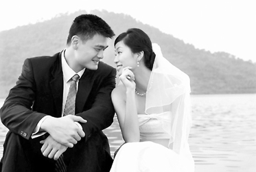 篮球为媒浦江作证 姚明叶莉喜结连理