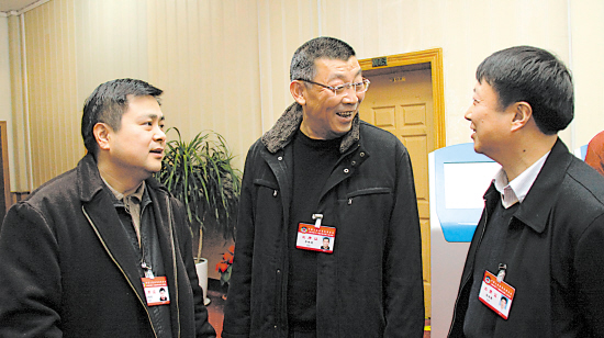 人大议案政协提案聚焦经济民生热点