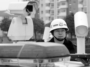 1700多个电子警察亮明方位市民可登录上海交通安全信息网