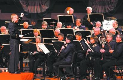 新苏萨大乐团举行访华上海首演专场音乐会