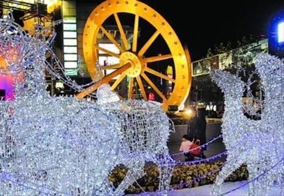 公共场所迎新氛围浓 消防部门展开新一轮火灾