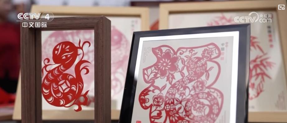 江西九江:非遗亮相长江边 多姿多彩迎新春.jpg 江西九江:非遗亮相长江边 多姿多彩迎新春.jpg