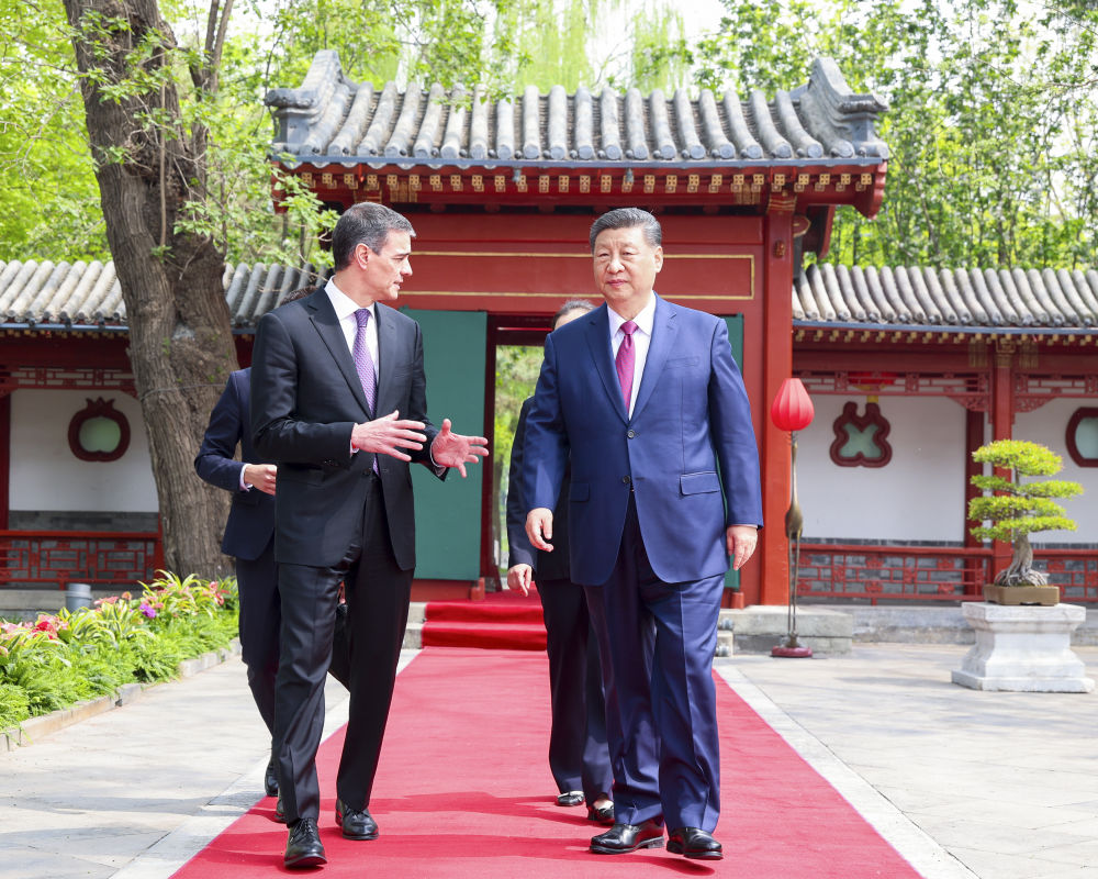 4月11日上午，国家主席习近平在北京钓鱼台国宾馆会见来华访问的西班牙首相桑切斯。新华社记者 刘彬 摄.jpg