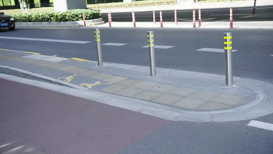 盲道一路从人行道延伸到岛台,零高差、无阻碍 .jpeg