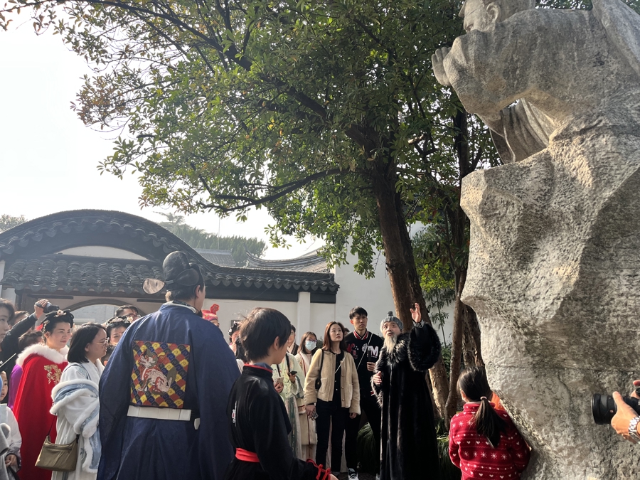 嘉定州桥景区提供更“高阶”古镇老街玩法 换上汉服 与历史人物对话