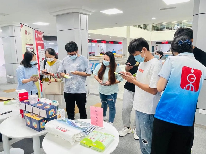 线上线下融合，“一网通办”好办——区政务办举办政府开放日活动