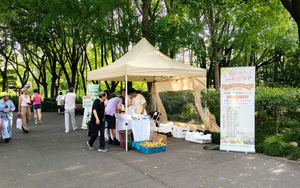 _果园公园手拉手_新鲜果品进万家___2026年夏季果品进公园首个周末现场推介火热2.jpg