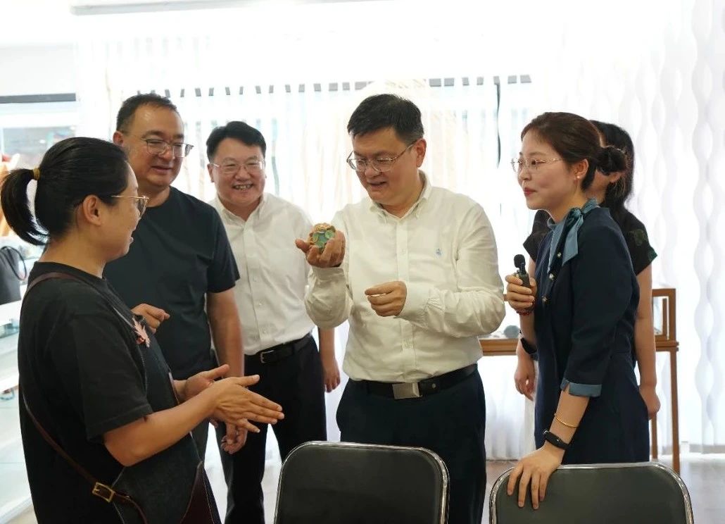 0609_134453_784.jpg 0609_134453_784.jpg