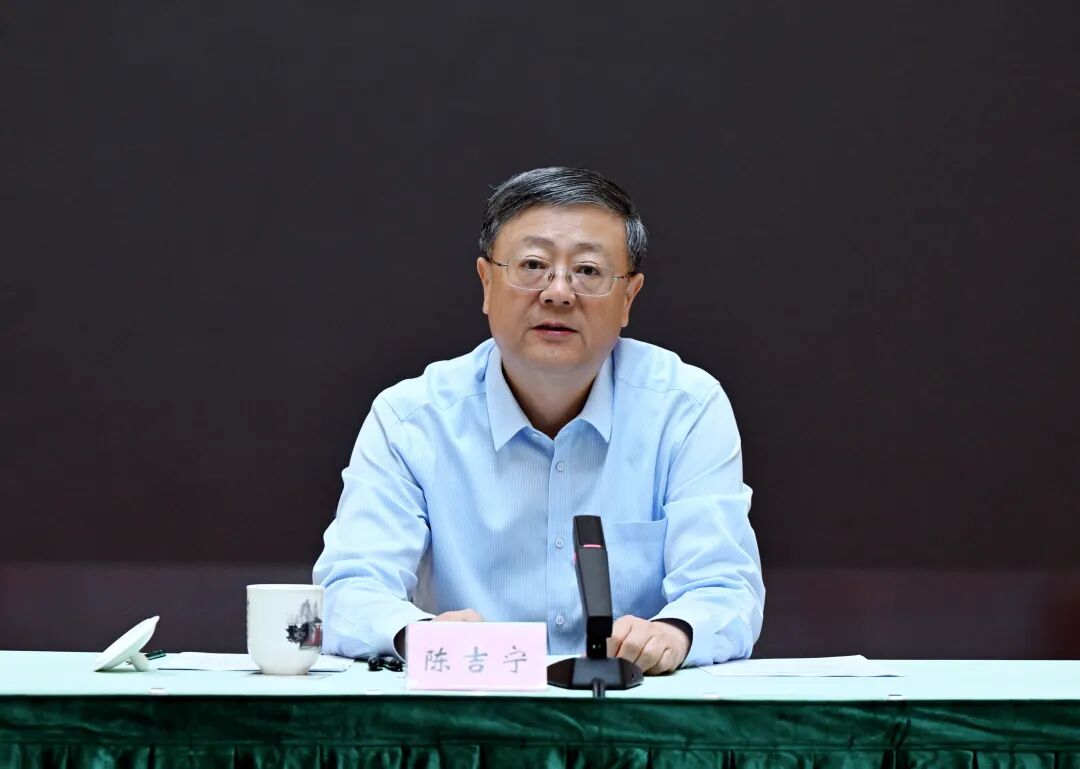 陈吉宁为复旦大学师生代表作形势与政策报告2.jpeg