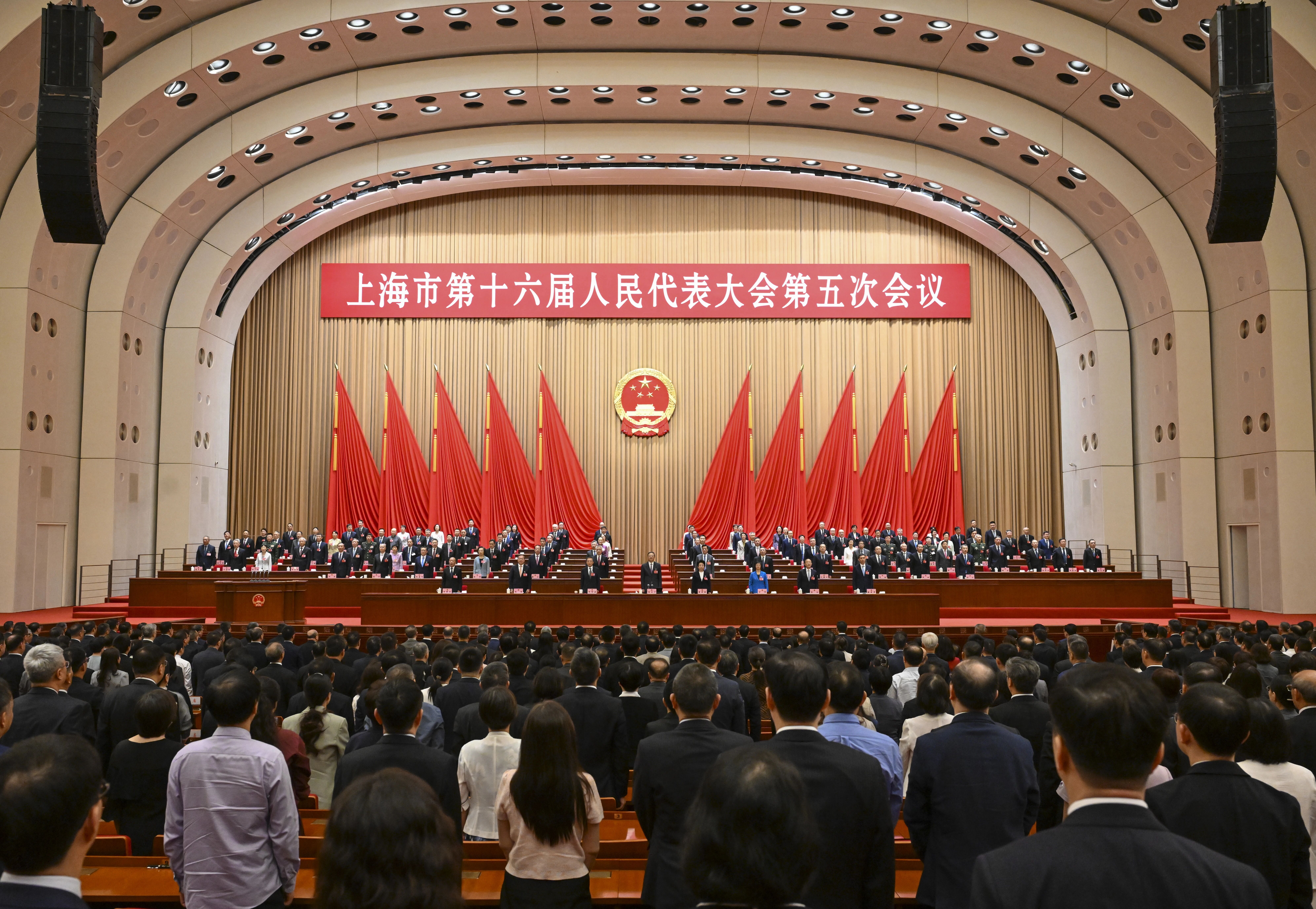 奋力开创上海社会主义现代化建设新局面 市十六届人大五次会议举行