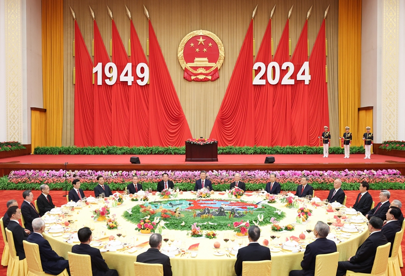 习近平、李强、赵乐际、王沪宁、蔡奇、丁薛祥、李希、韩正等党和国家领导人与约3000名中外人士欢聚一堂,共庆新中国75周年华诞。.jpg 习近平、李强、赵乐际、王沪宁、蔡奇、丁薛祥、李希、韩正等党和国家领导人与约3000名中外人士欢聚一堂,共庆新中国75周年华诞。.jpg