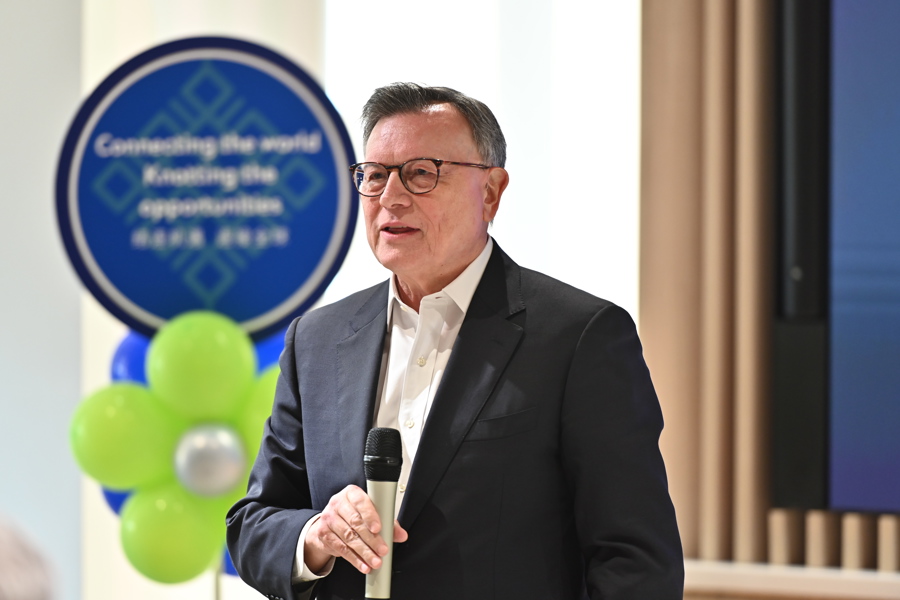 渣打集团主席韦浩思。 资料照片 .jpeg 渣打集团主席韦浩思。 资料照片 .jpeg