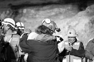 智利矿工69天后重见天日