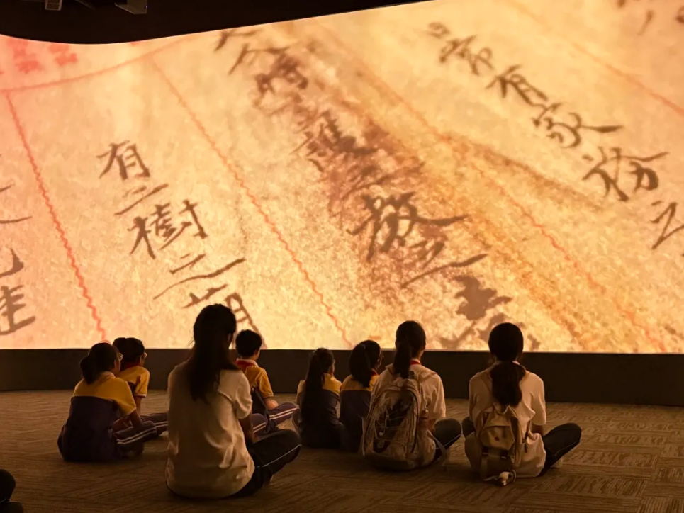 “追寻英烈足迹,奋进强国征程” 奉贤区退役军人局开展2026年“政府开放月”活动
