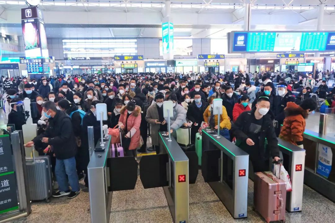 春运首日客流.jpeg