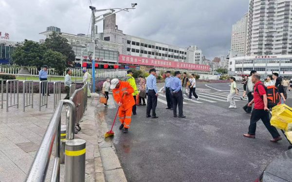 10月2日上海火车站 (5).jpg 10月2日上海火车站 (5).jpg