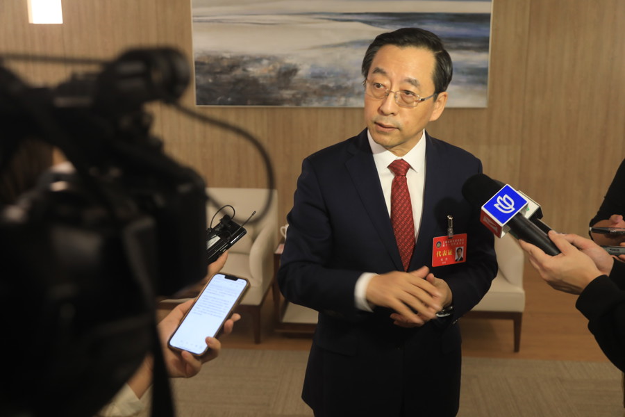 市科协主席张杰院士接受采访.jpeg 市科协主席张杰院士接受采访.jpeg