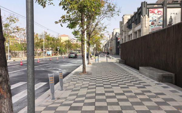 道路翻新2.jpg 道路翻新2.jpg