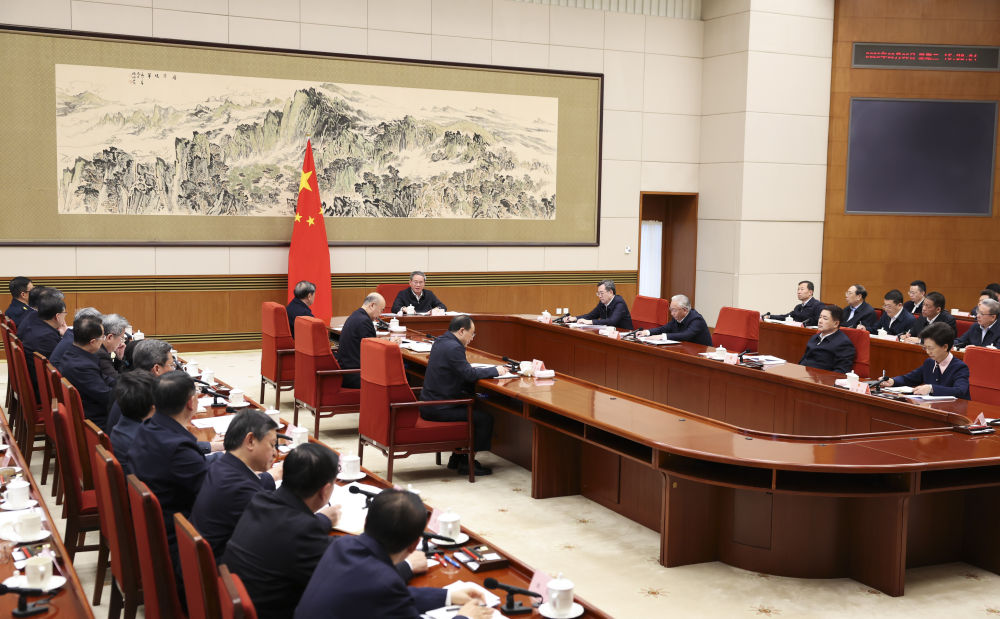 2月5日,国务院总理李强主持召开国务院第七次全体会议,讨论拟提请十四届全国人大三次会议审议的政府工作报告,并对做好开年工作进行动员。新华社记者 黄敬文 摄.jpg 2月5日,国务院总理李强主持召开国务院第七次全体会议,讨论拟提请十四届全国人大三次会议审议的政府工作报告,并对做好开年工作进行动员。新华社记者 黄敬文 摄.jpg