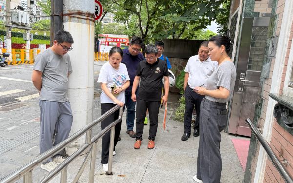 本市扎实推进年度“环卫公厕适老化适幼化改造”工作落实落细-0820 (3).jpg