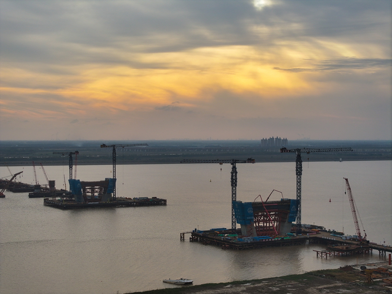 崇启公铁长江大桥进入施工新阶段