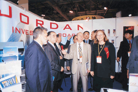 市政府新闻发布会：外资新政策引发热烈问答