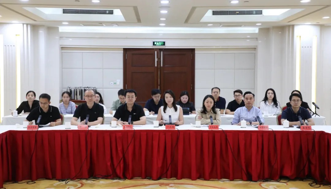 长宁区召开“人工智能+”特色赛道布局企业座谈会2.webp