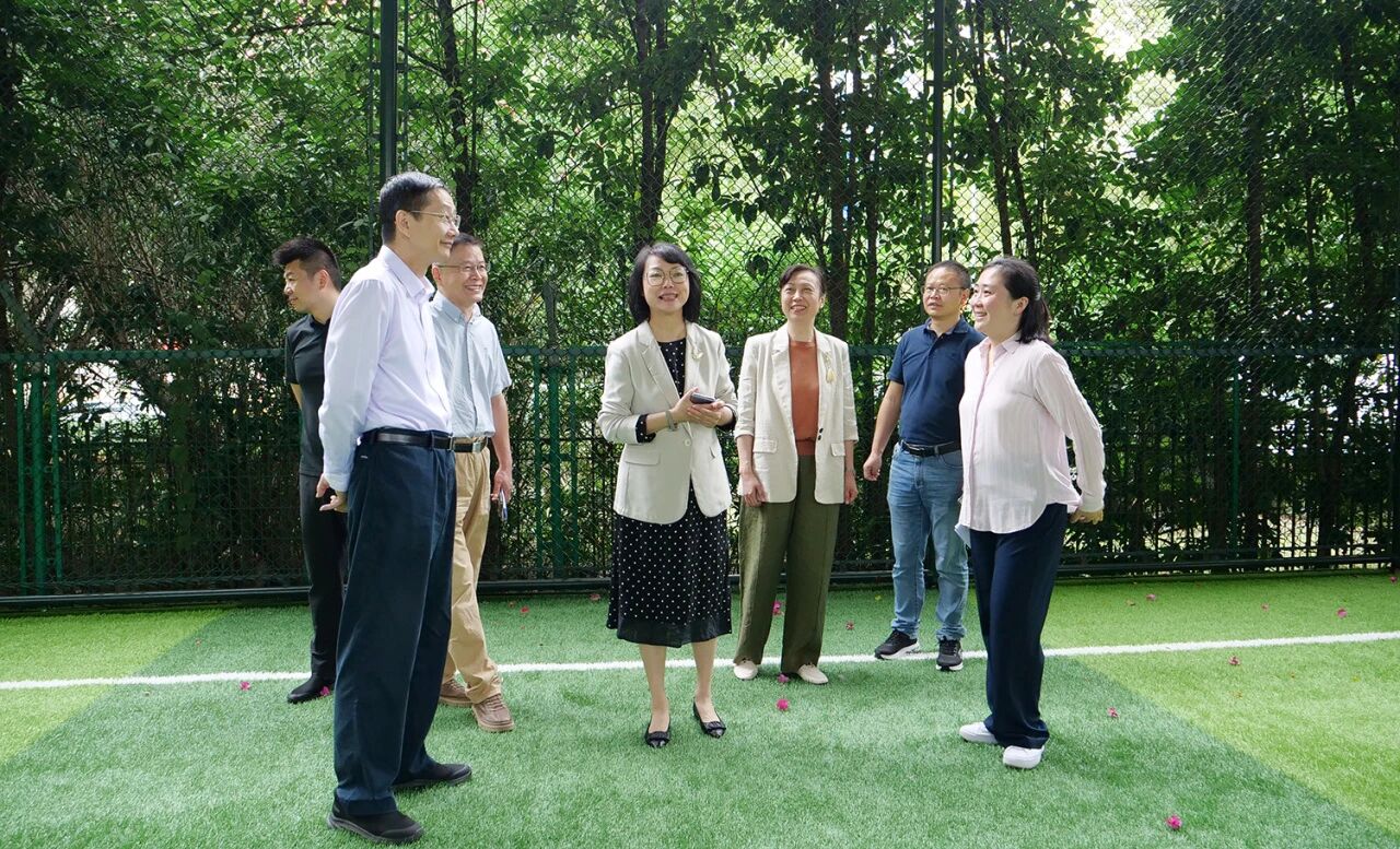 长宁区人大常委会调研了这些体育设施1.jpg