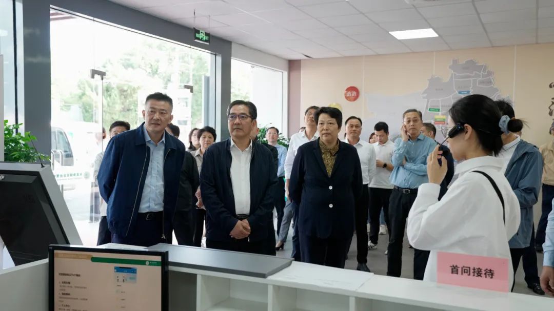 1010_083833_518.jpg 1010_083833_518.jpg